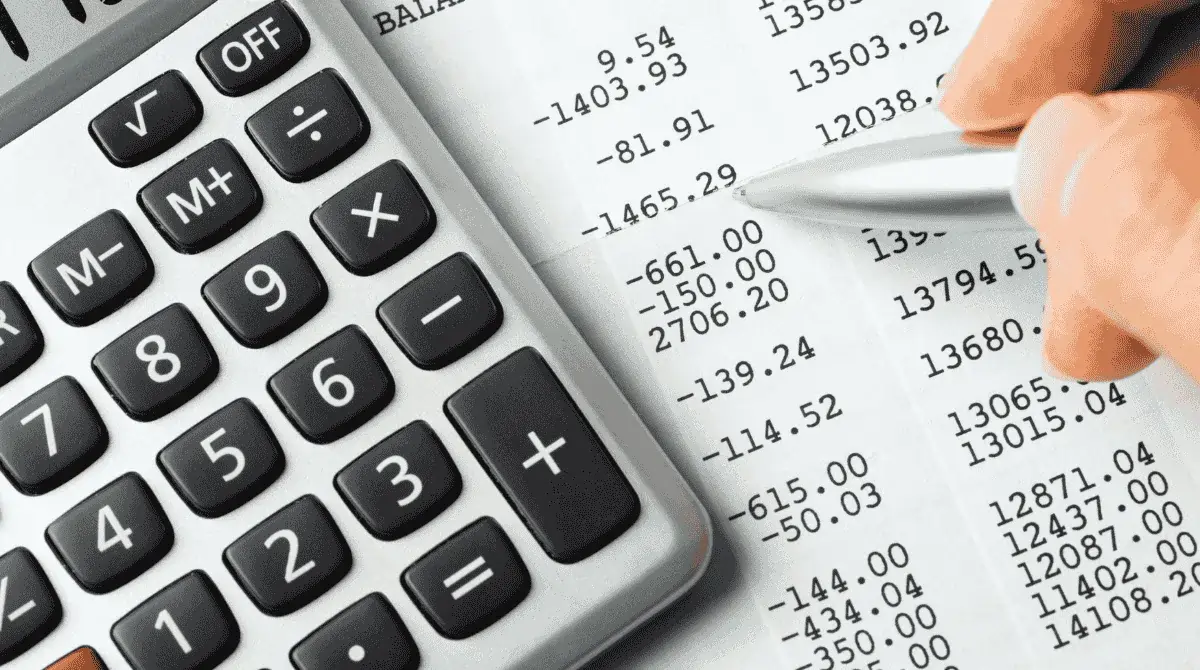 Conto corrente con saldo superiore a 10.000 euro e gestione delle finanze personali